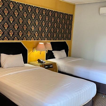 Mas Graha Hotel Pekanbaru Kültér fotó