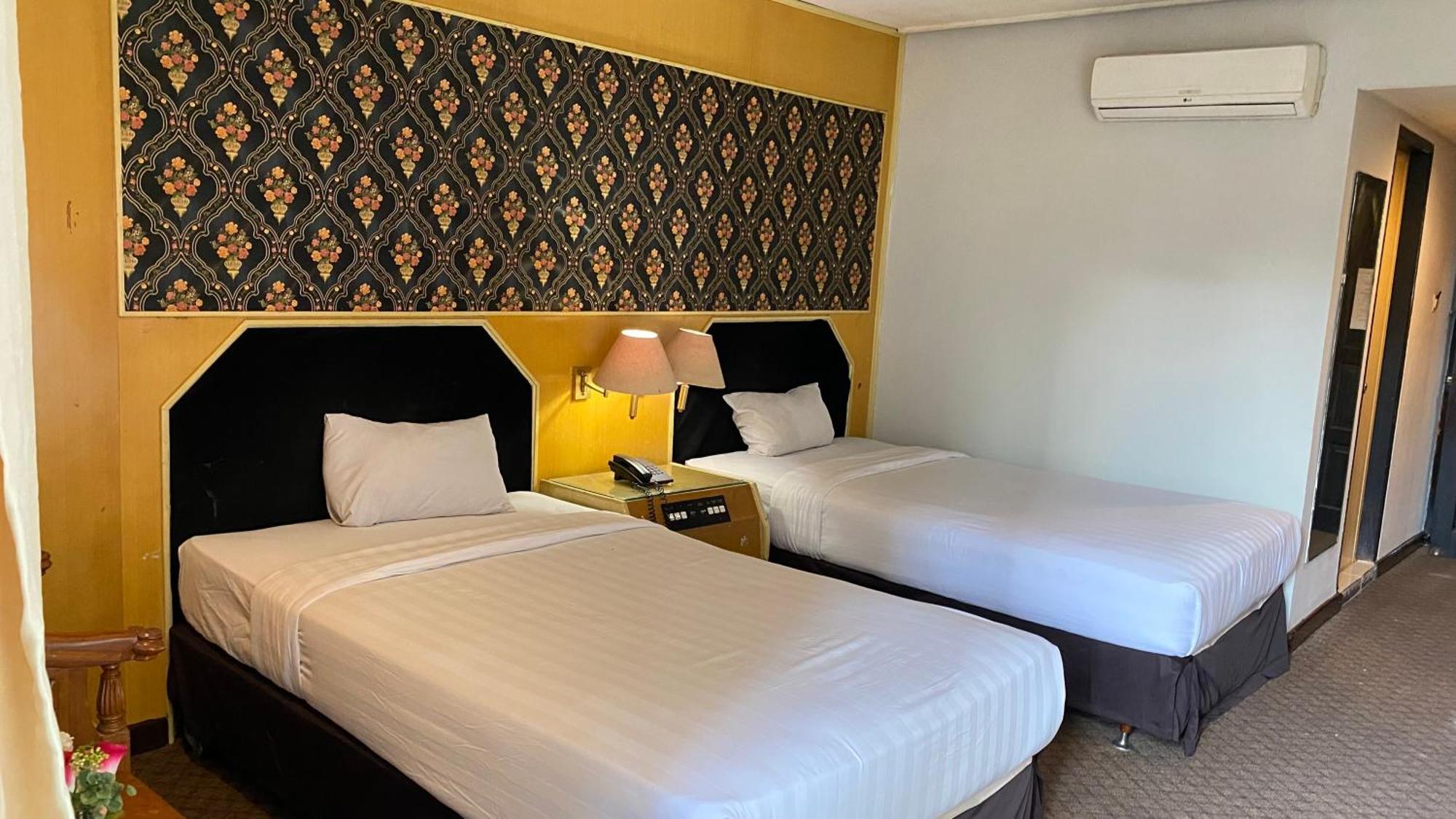 Mas Graha Hotel Pekanbaru Kültér fotó