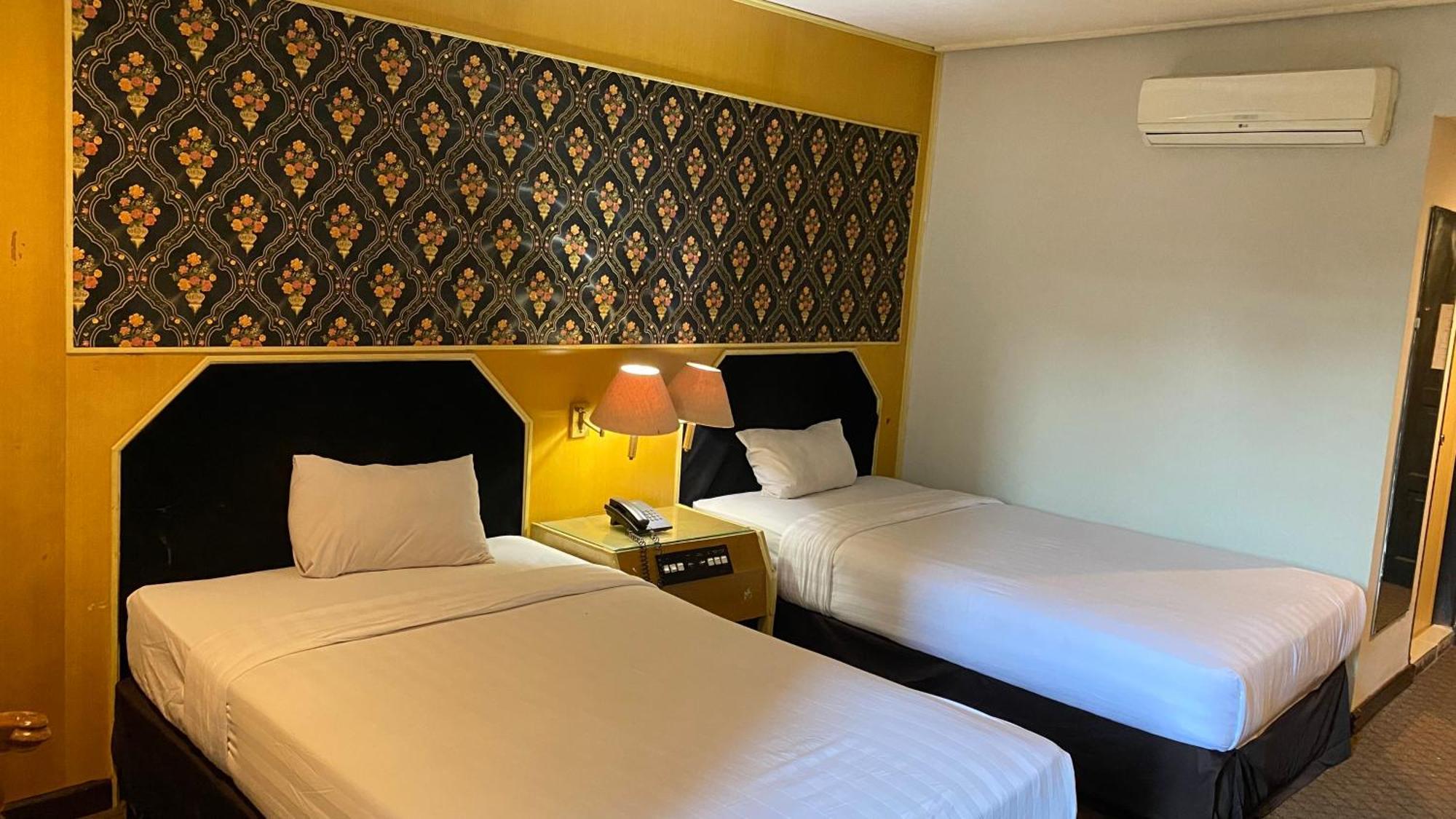 Mas Graha Hotel Pekanbaru Kültér fotó