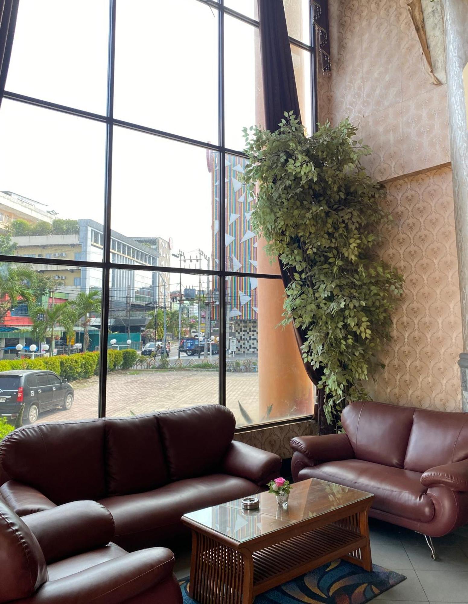 Mas Graha Hotel Pekanbaru Kültér fotó